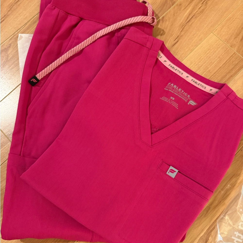 Fabletics Scrub Set